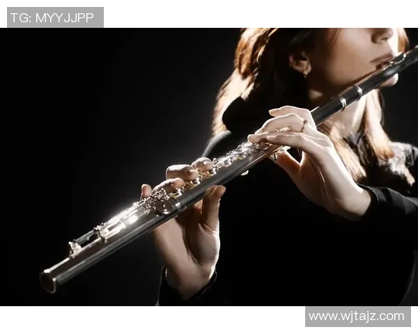 足球明星们的音乐才华揭秘哪些球员会演奏乐器让人惊讶